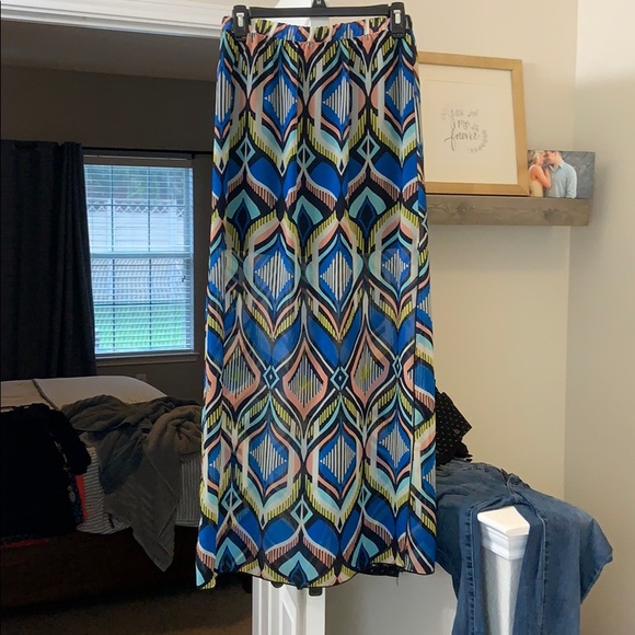 Designed maxi skirt - Picture 1 of 2